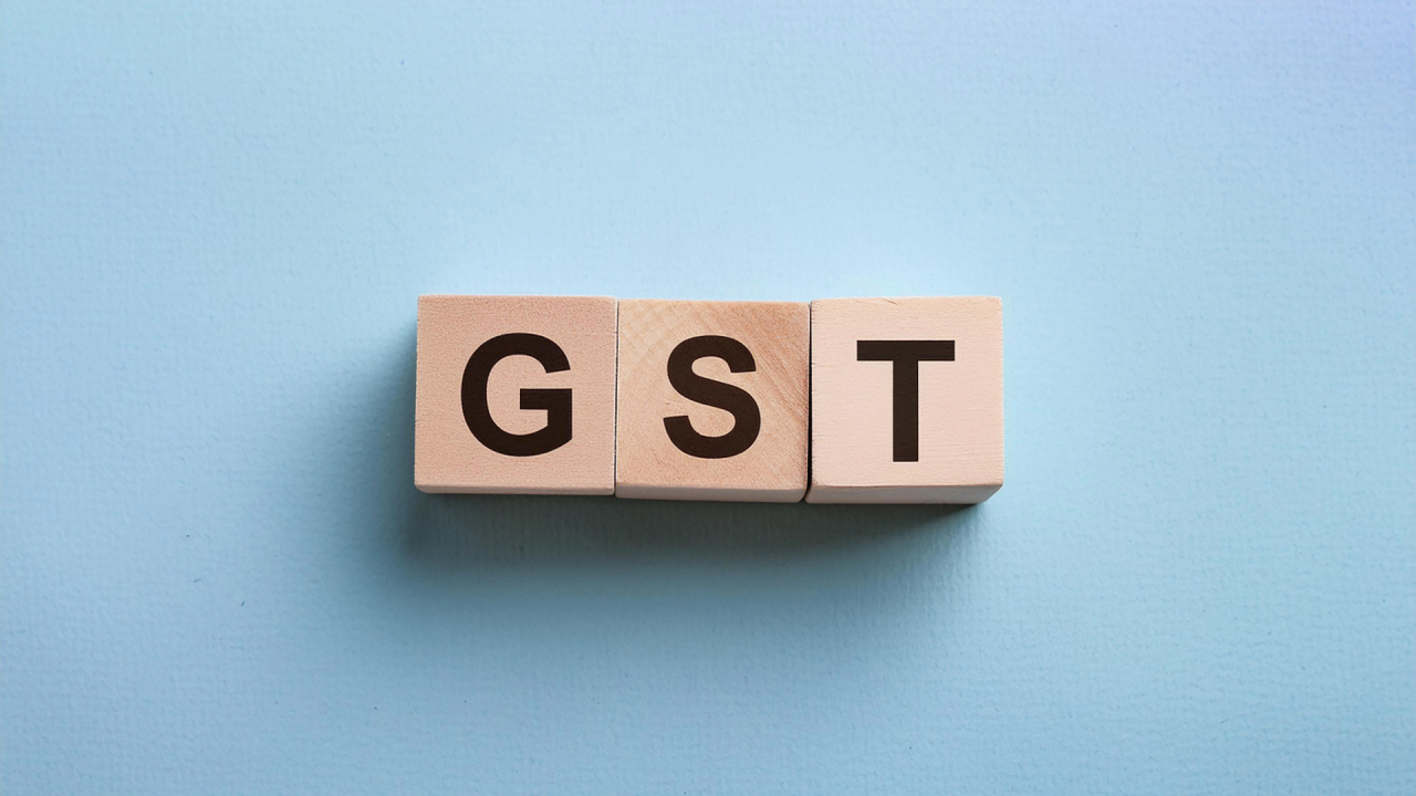 How do you work out GST in a price?